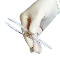 Sterile Pinzetten aus Kunststoff mit anatomischer Form. Sterile Pinzetten aus Kunststoff mit anatomischer Form.