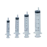 Hochwertige, 3-teilige Einmalspritzen mit Kolbenstopfen aus synthetischem Kautschuk (latexfrei). Hochwertige, 3-teilige Einmalspritzen mit Kolbenstopfen aus synthetischem Kautschuk (latexfrei).